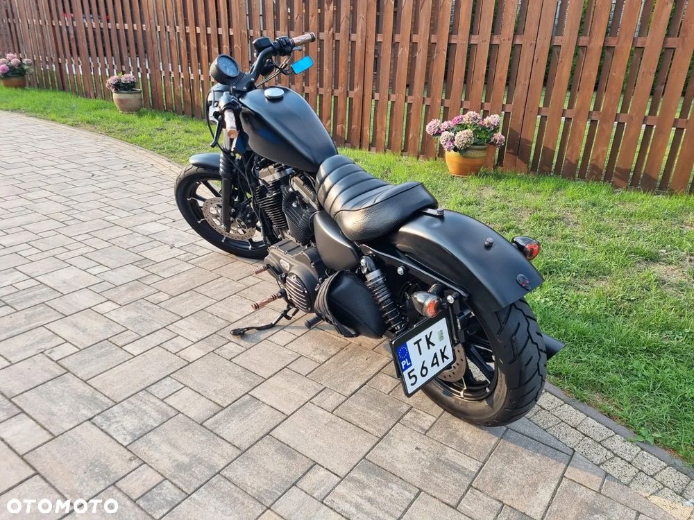 Harley-Davidson Sportster Iron 883 - 13
