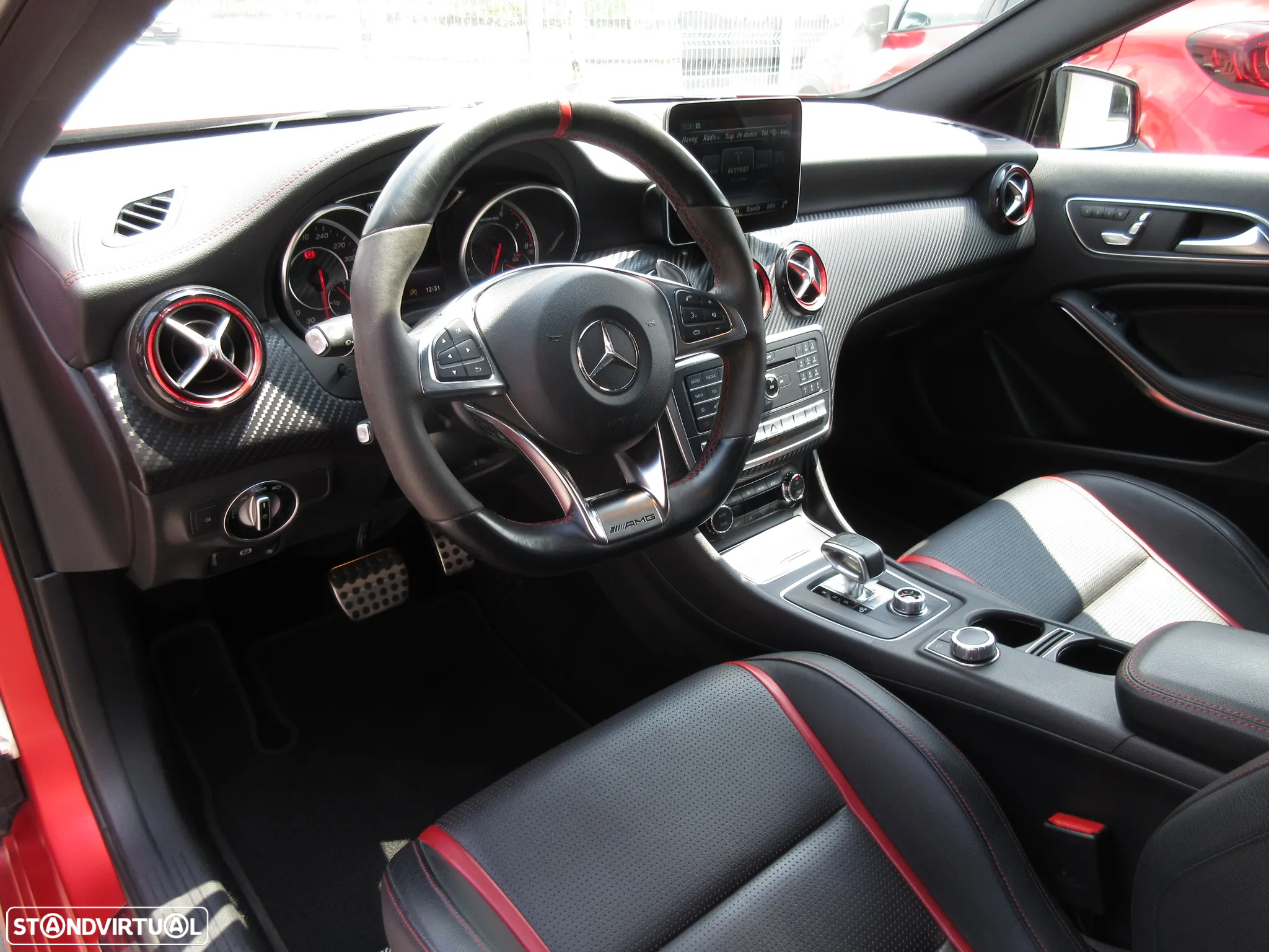 Mercedes-Benz A 45 AMG 4-Matic - 24