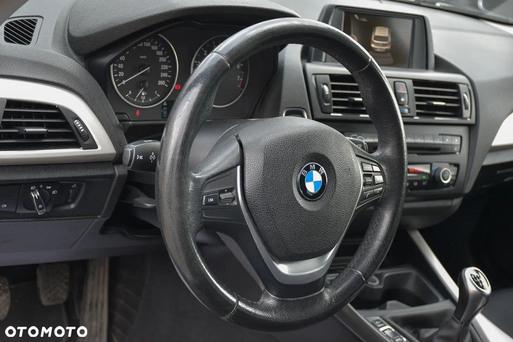BMW Seria 1 116i - 22
