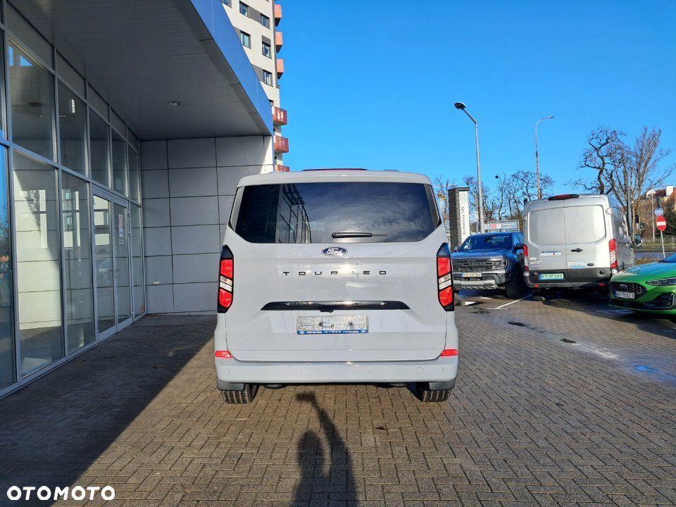 Ford Tourneo Custom - 6