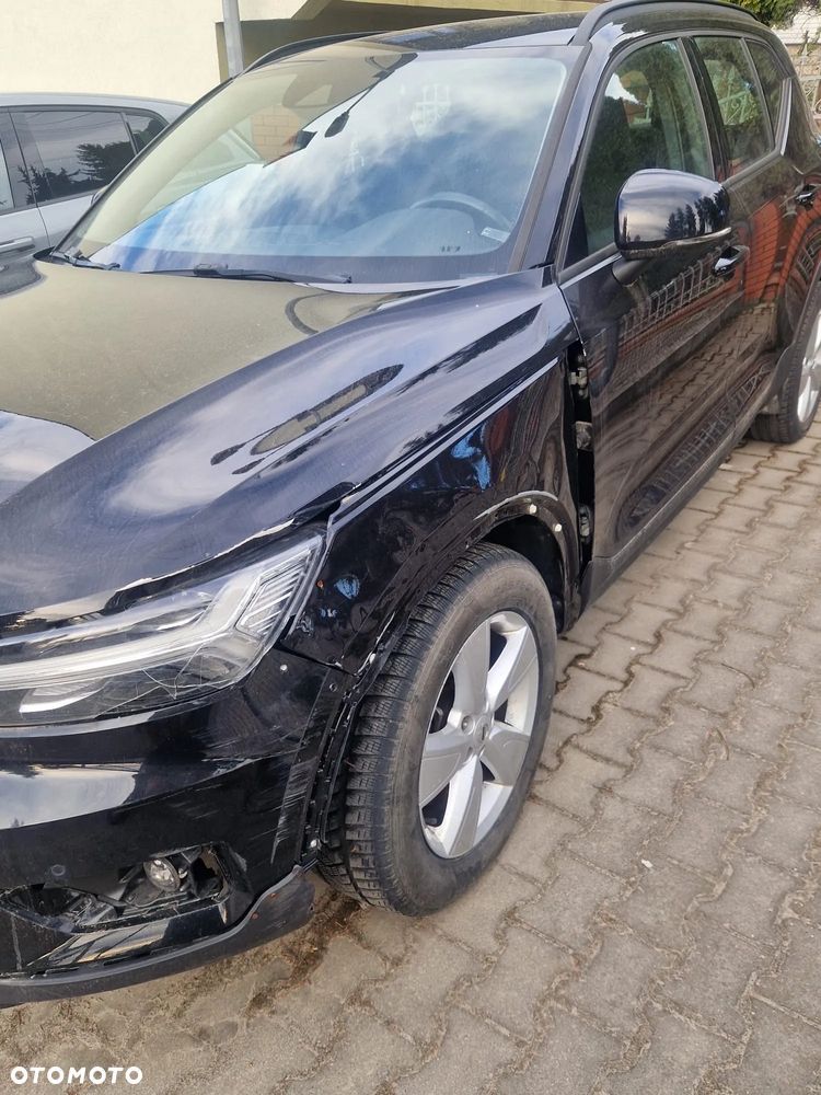 Volvo XC 40 D3 AWD Momentum Pro - 3