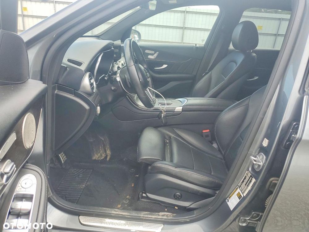 Mercedes-Benz GLC 300 4Matic 9G-TRONIC - 8