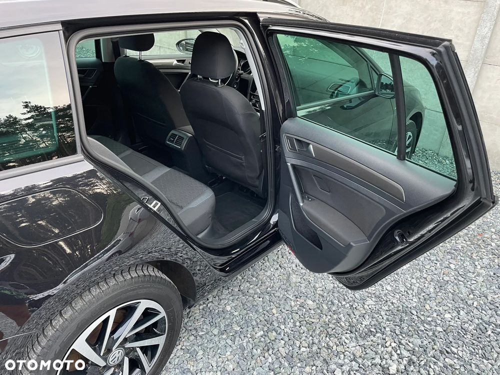 Volkswagen Golf - 18