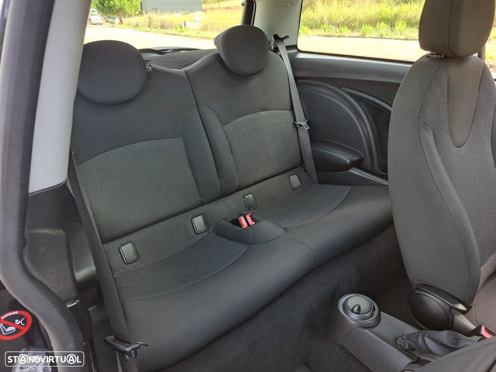 MINI 3 Portas One 1.4 - 22