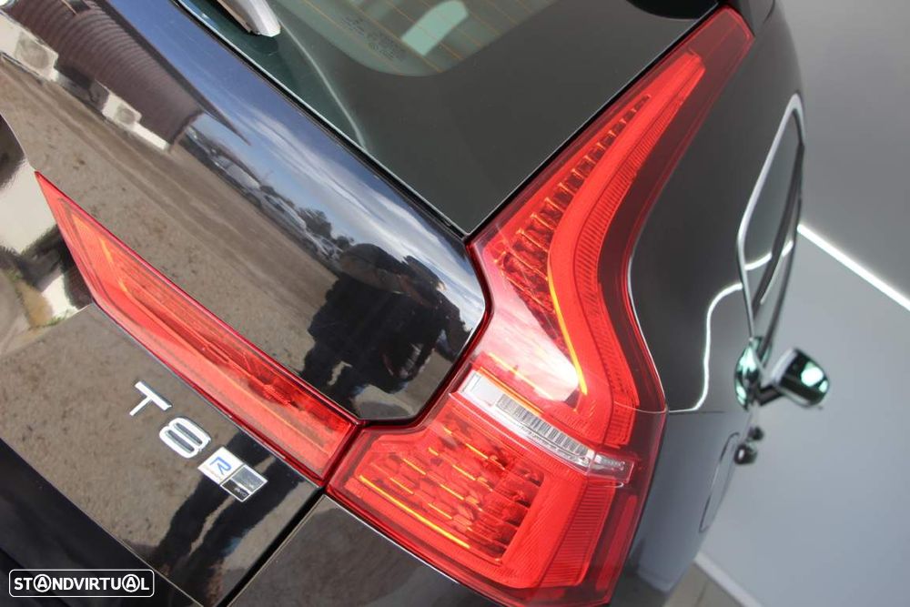 Volvo XC 60 2.0 T8 PHEV R-Design AWD - 11