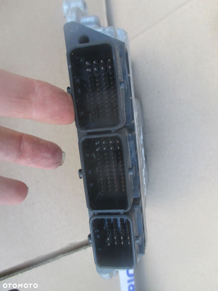 sterownik komputer Trafic Vivaro Master Movano 0281013364 0200635663 8200833387 - 3