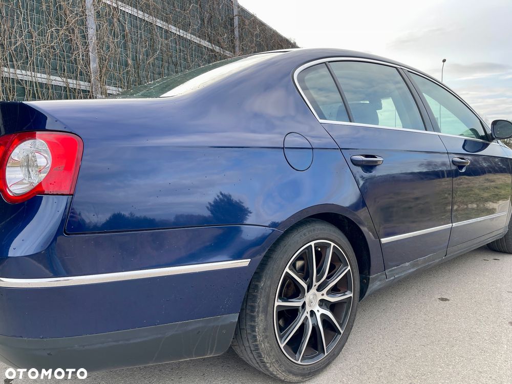 Volkswagen Passat 2.0 TDI Comfortline - 24