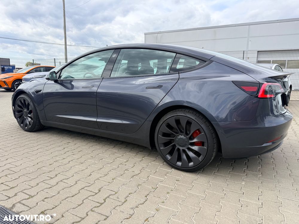 Tesla Model 3 - 5