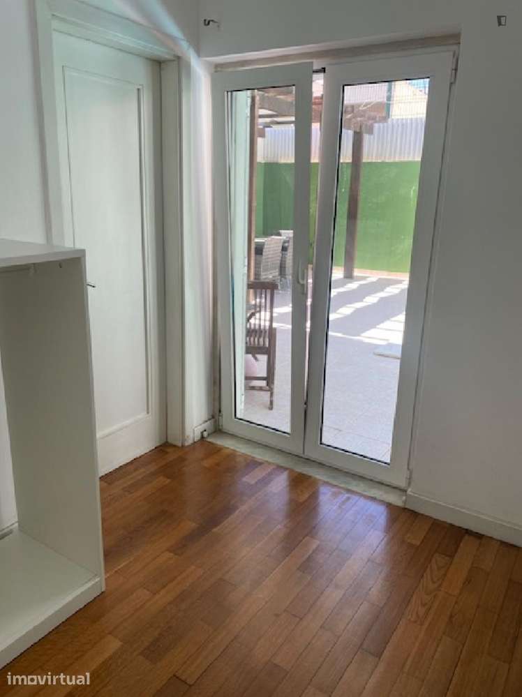Quarto - localizado em Caxias Lisbon - Grande imagem: 3/7