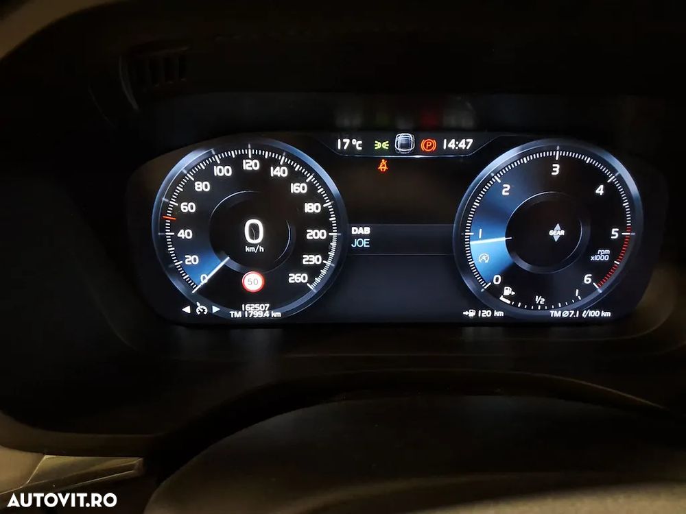 Volvo XC 60 D3 Momentum Pro - 7