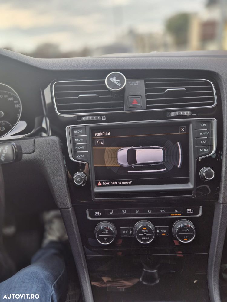 Volkswagen Golf - 21