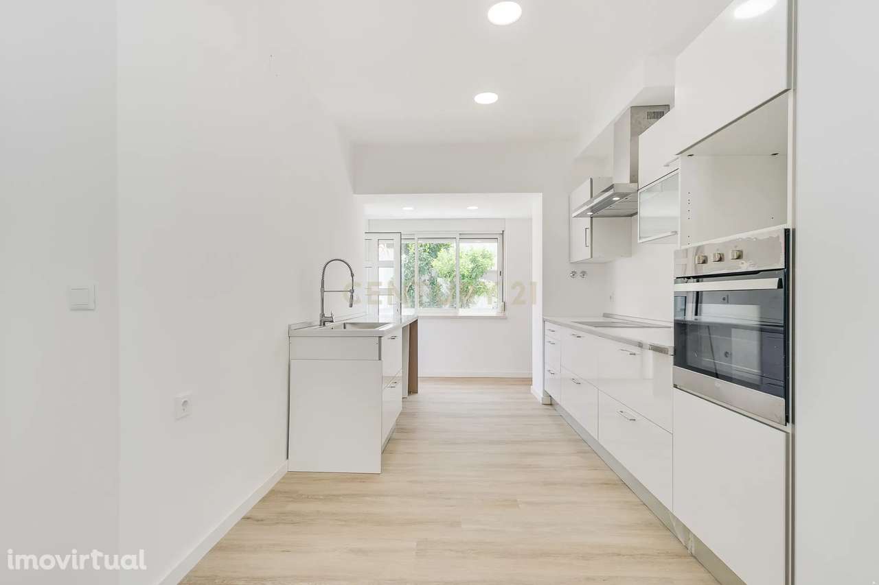Moradia Térrea Renovada com 3 Quartos- Oportunidade Única em Lisboa! - Grande imagem: 3/28
