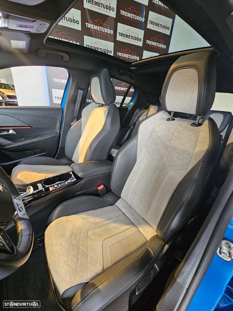 Peugeot e-208 GT - 21