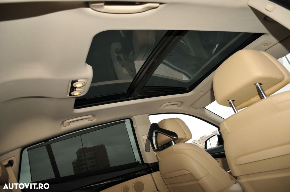 BMW Seria 5 530d xDrive Touring - 10
