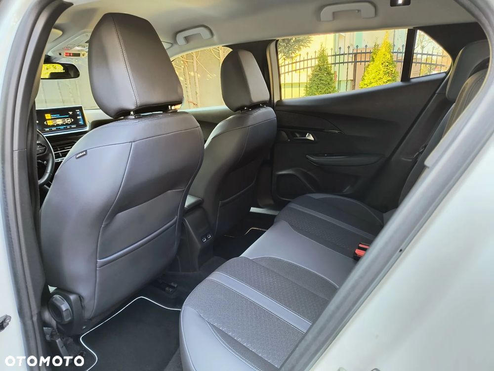 Peugeot 2008 1.5 BlueHDi Allure S&S - 26