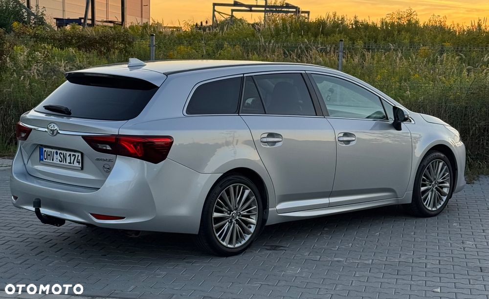 Toyota Avensis 1.8 Executive - 12