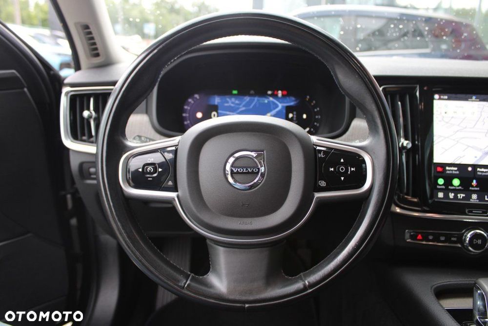 Volvo V90 Cross Country - 16
