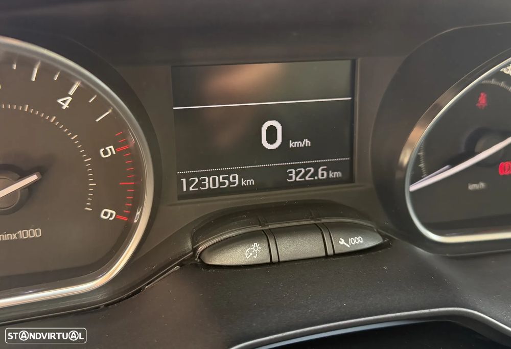 Peugeot 208 1.6 BlueHDi Allure - 26