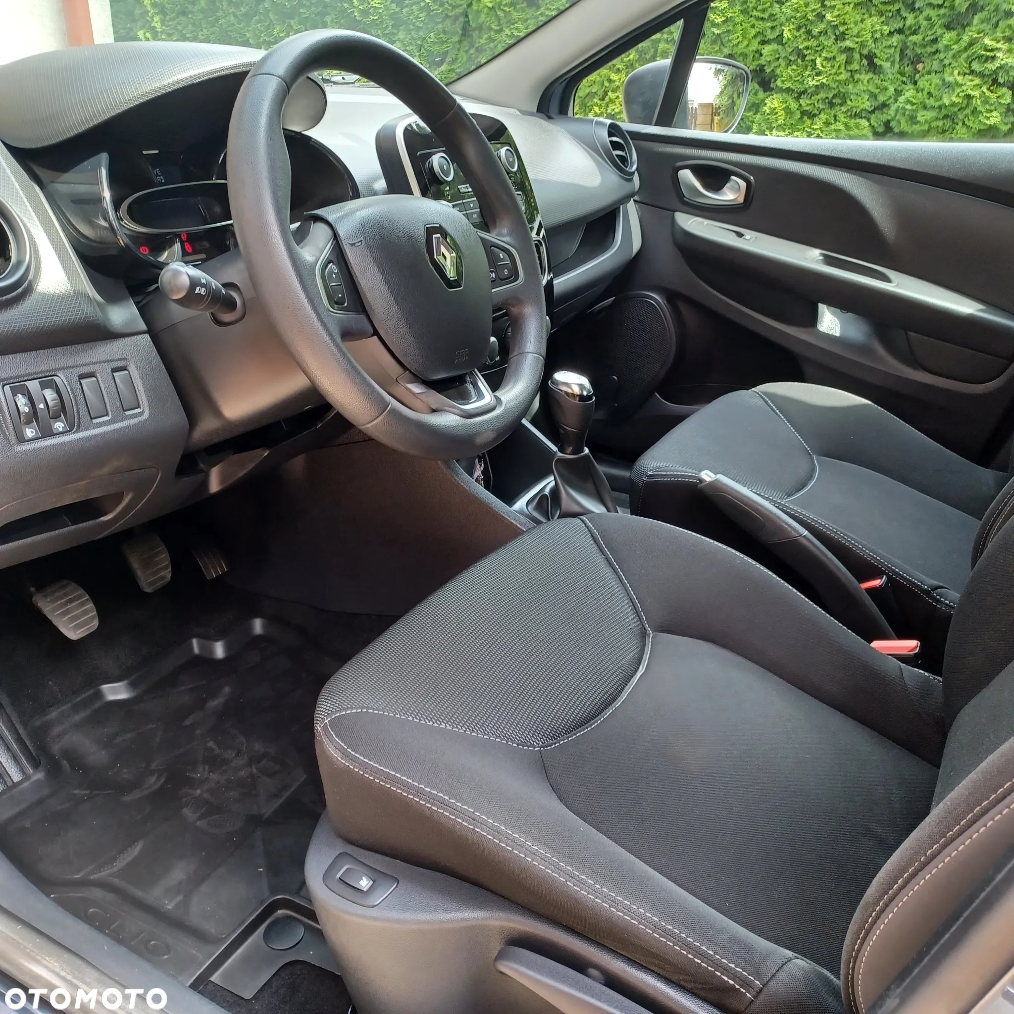 Renault Clio 1.2 16V 75 Life - 4