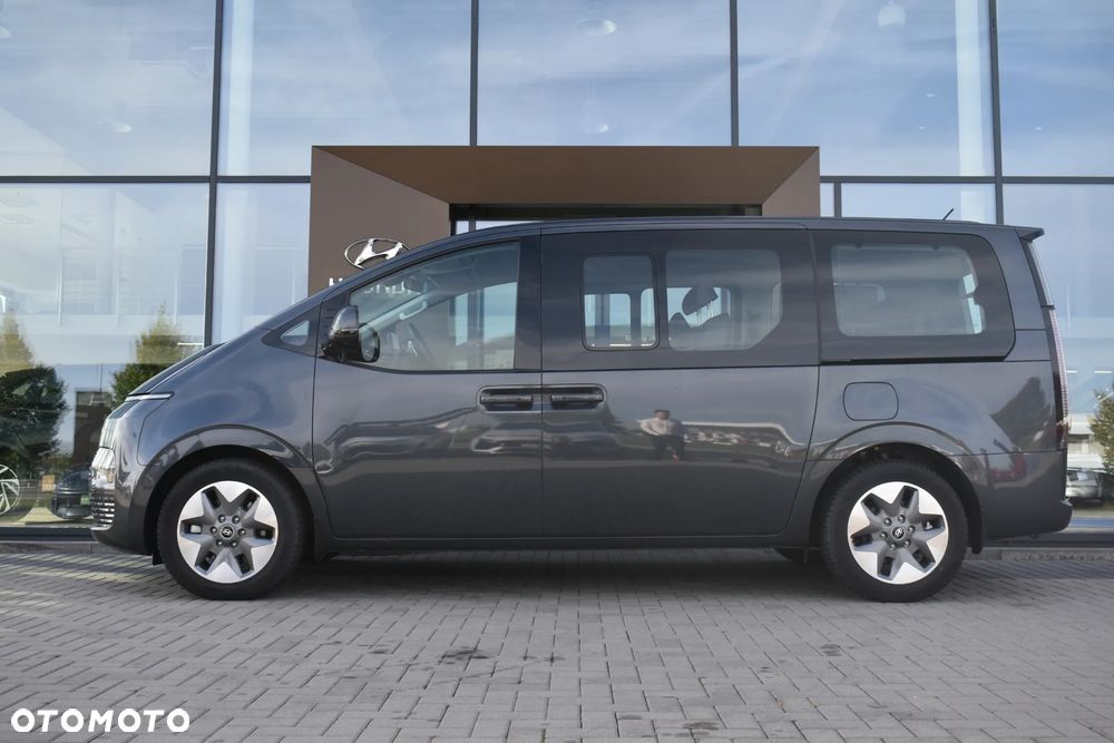 Hyundai Staria 2024 photo 3