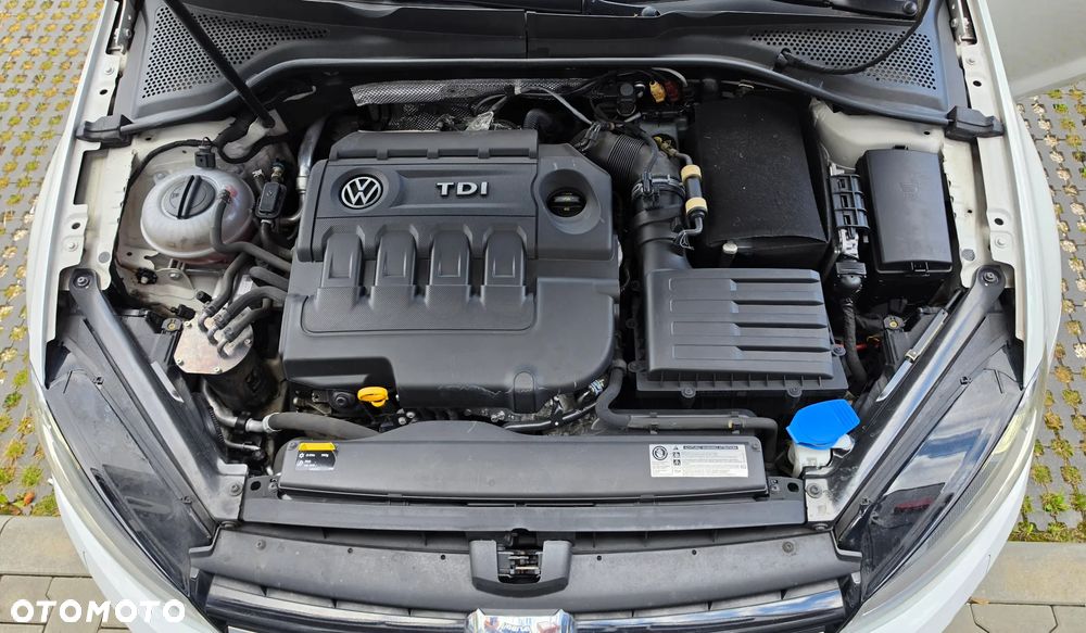 Volkswagen Golf 2.0 TDI (BlueMotion Technology) Highline - 26
