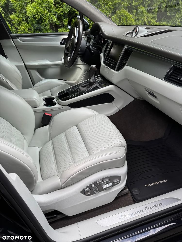 Porsche Macan - 12