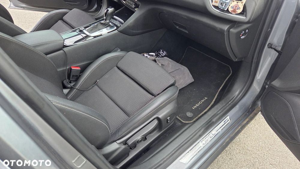 Opel Insignia - 19