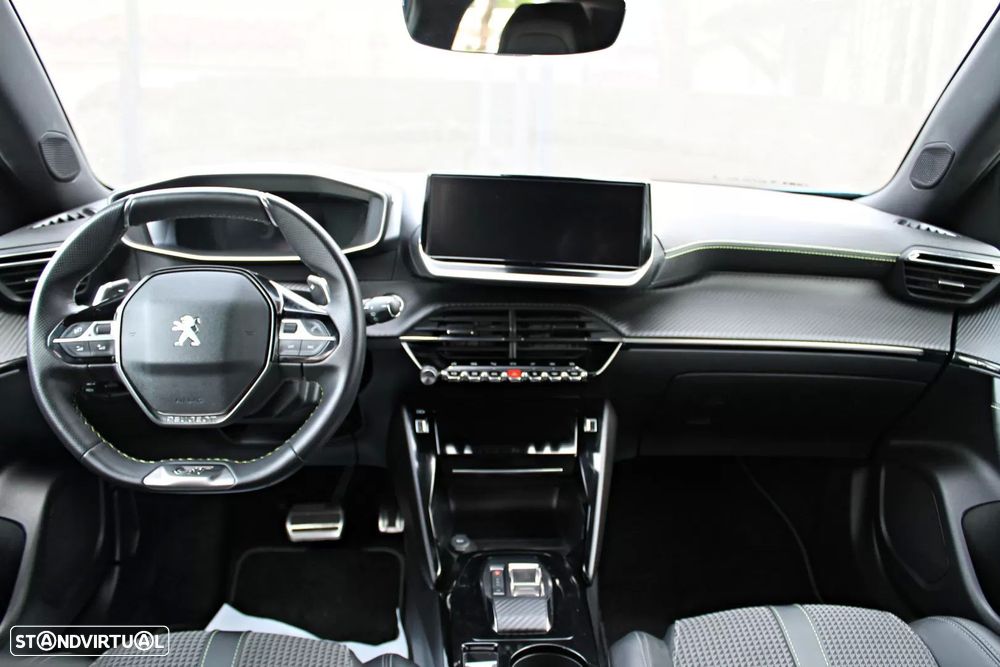 Peugeot 2008 1.2 PureTech GT EAT8 - 13