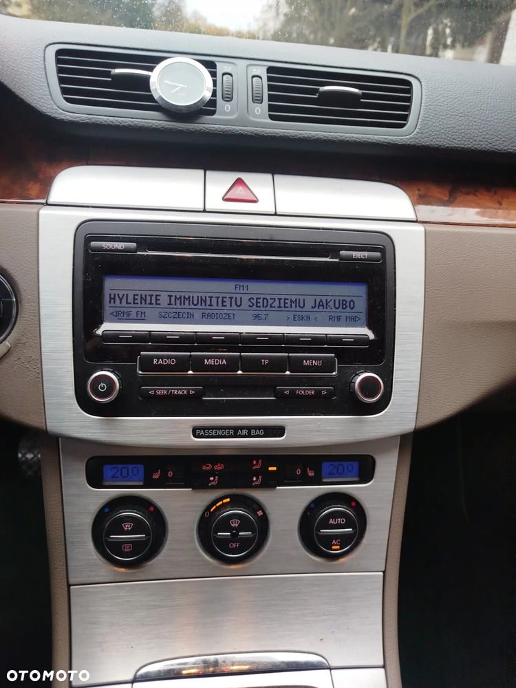 Volkswagen Passat - 18