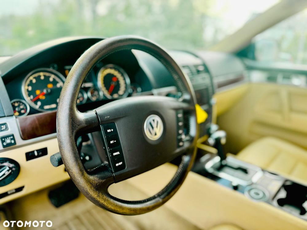 Volkswagen Touareg 3.2 V6 Tiptr - 12