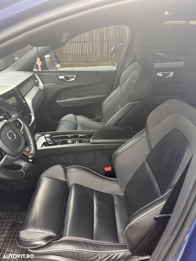 Volvo XC 60 B4 D AWD Ultimate Dark - 9
