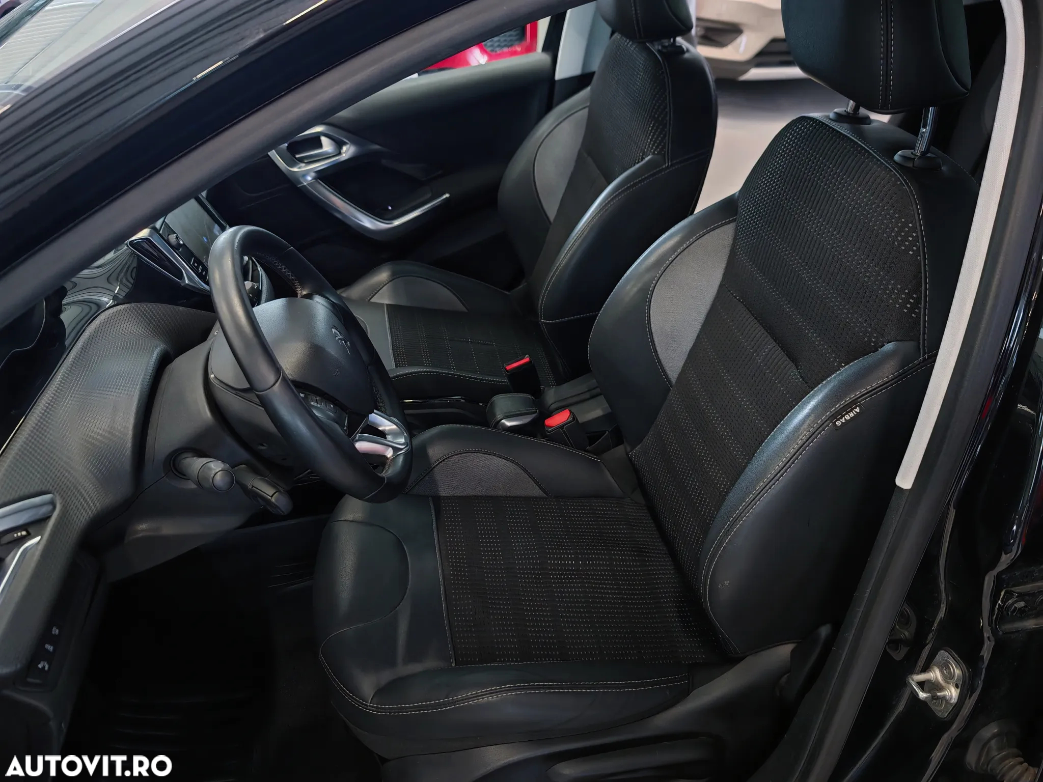Peugeot 2008 1.2 PureTech Turbo EAT6 S&S Allure - 7