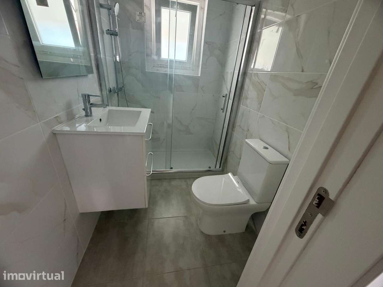 Apartamento T2 completamente remodelado no Lavradio - Grande imagem: 3/13