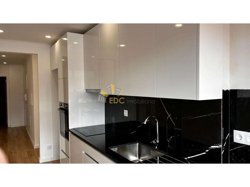 Apartamento T2 com suite e Remodelado | Localizado na Falagueira ( ... - Grande imagem: 2/22