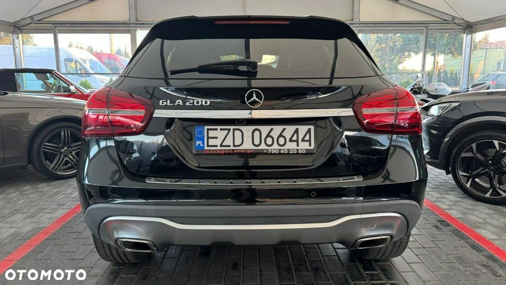 Mercedes-Benz GLA - 23
