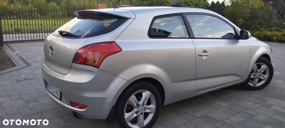Kia ProCeed 1.4 CVVT Dream-Team Edition - 4