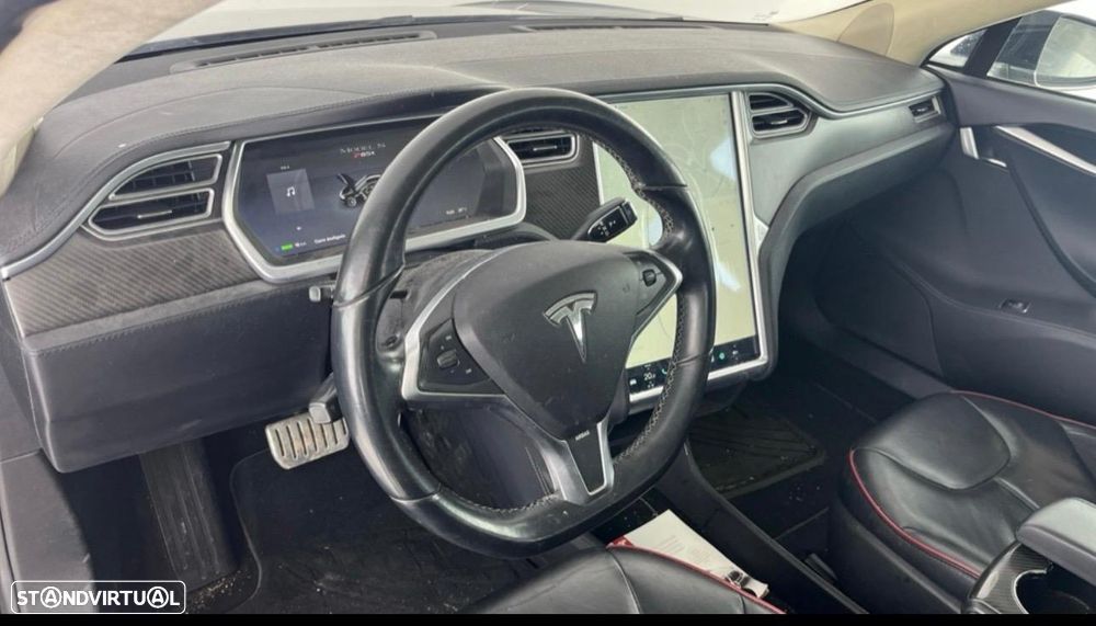 Tesla Model S 85 - 10