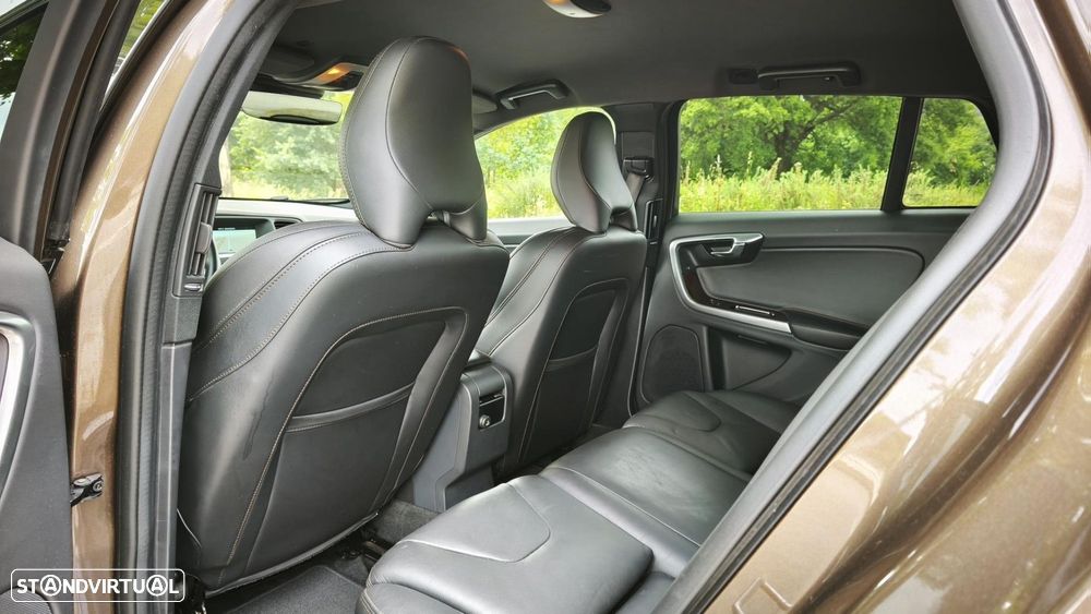Volvo V60 Cross Country 2.0 D3 Summum Geartronic - 52