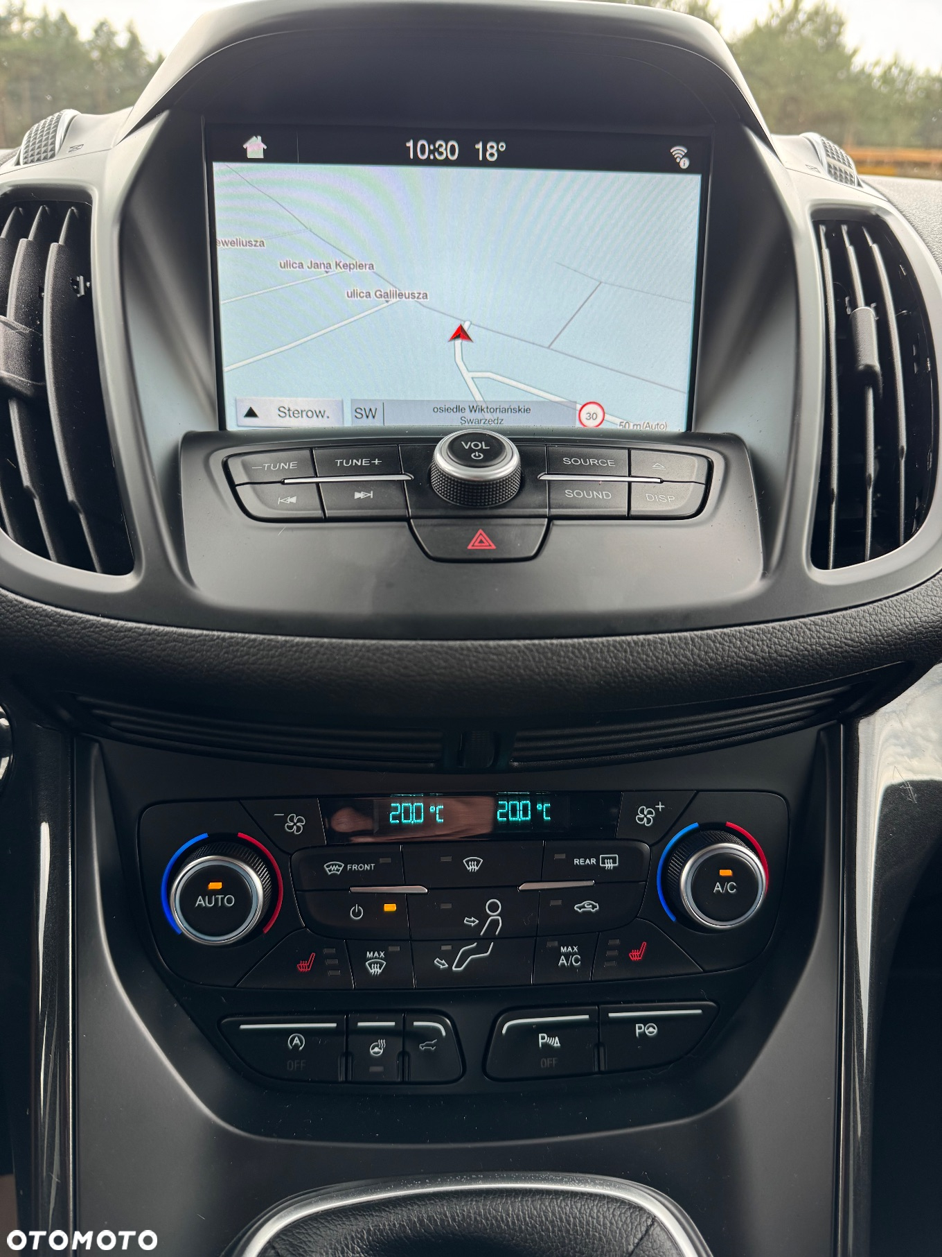 Ford Kuga 1.6 EcoBoost 2x4 Titanium - 25