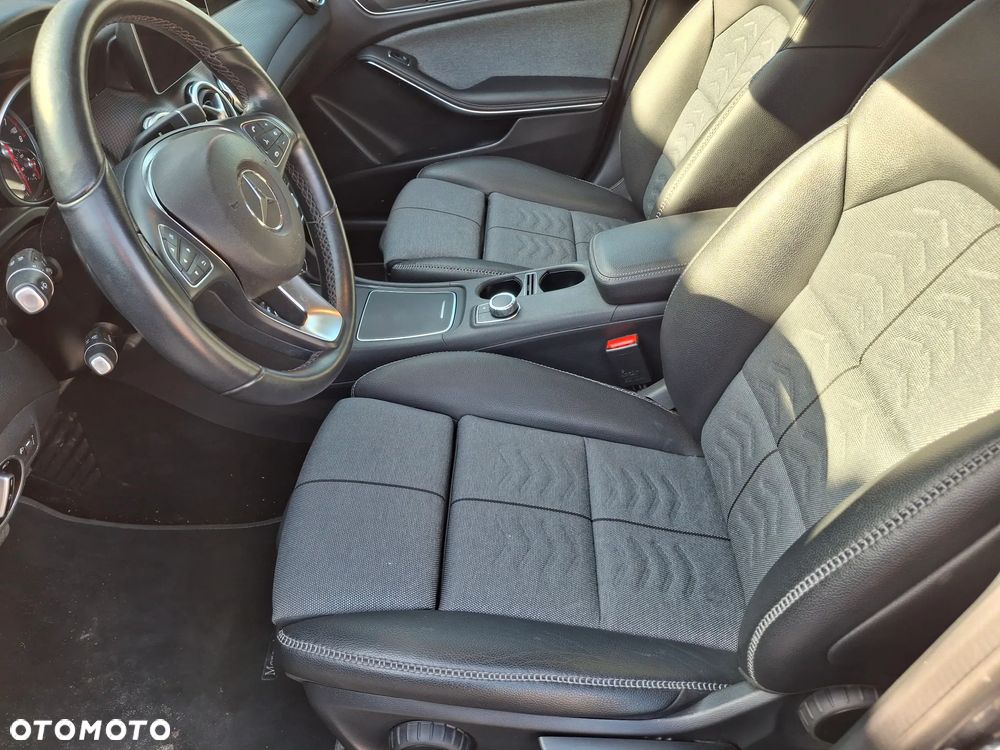 Mercedes-Benz GLA 180 7G-DCT Edition 1 - 15