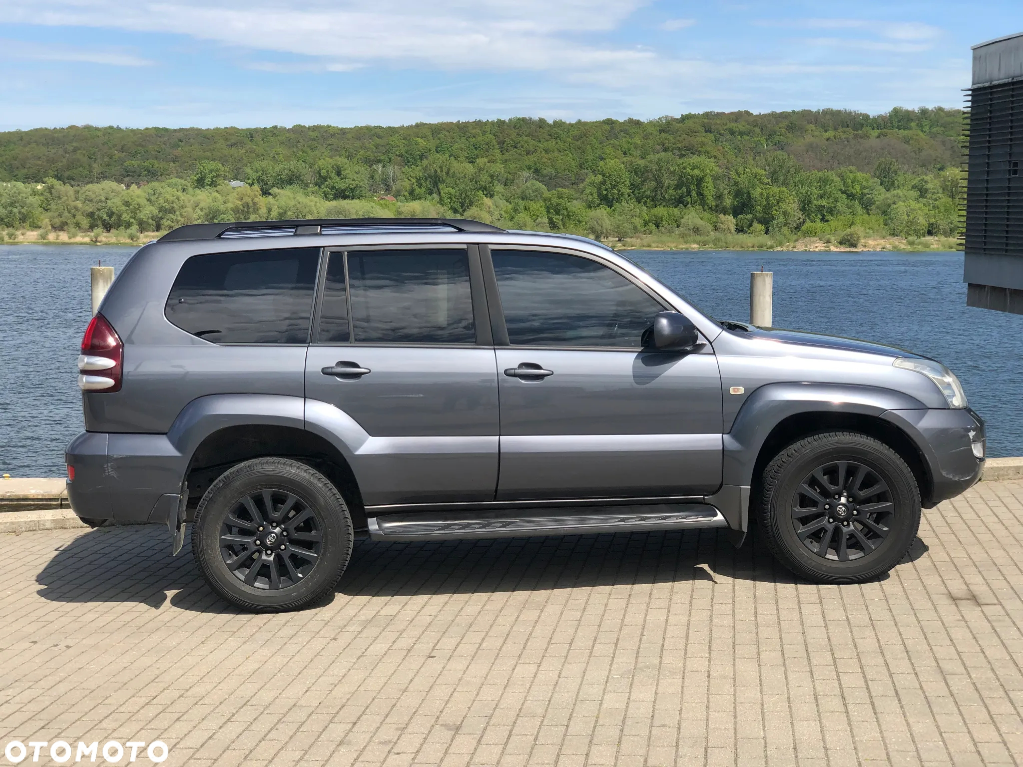 Toyota Land Cruiser - 16