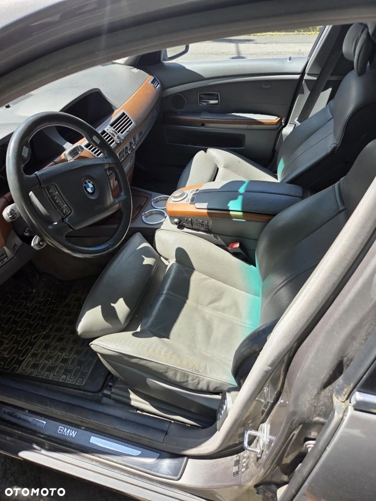 BMW Seria 7 740i - 10