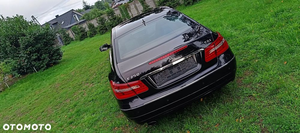 Mercedes-Benz Klasa E 250 CGI BlueEFFICIENCY Automatik Elegance - 18