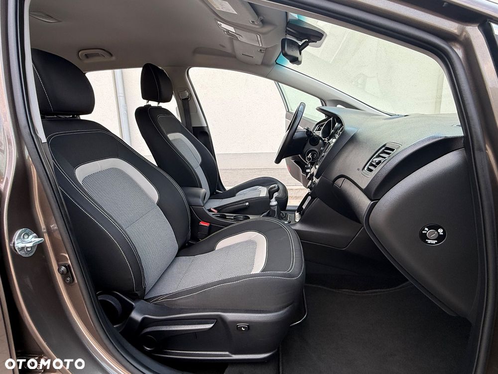 Kia Ceed 1.6 GDI Platinum Edition - 29