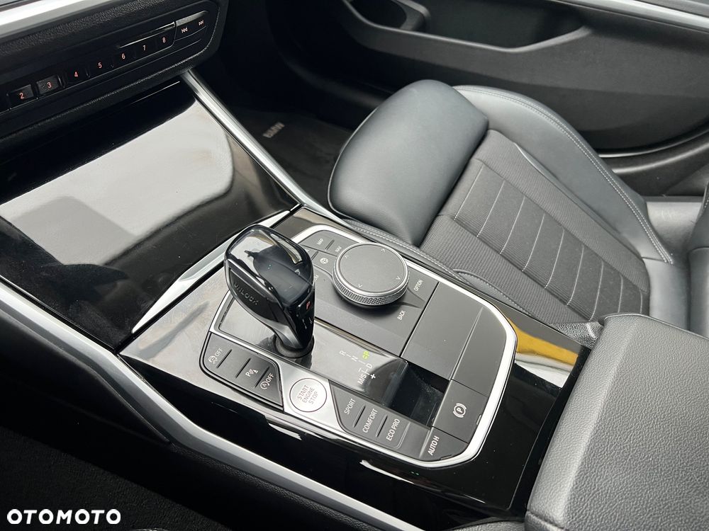 BMW Seria 3 320d Sport Line Shadow - 17