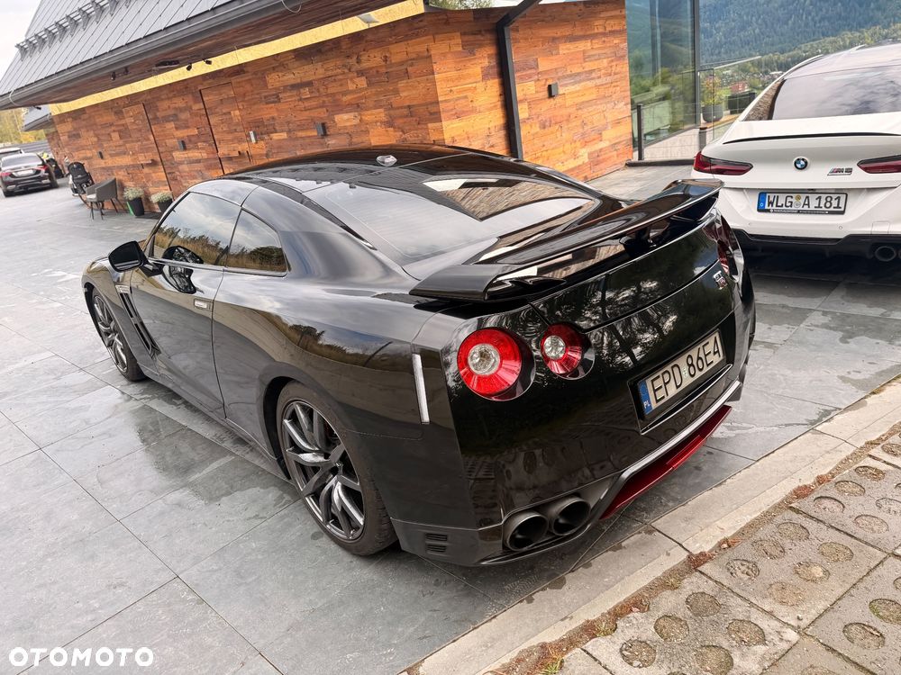 Nissan GT-R - 32