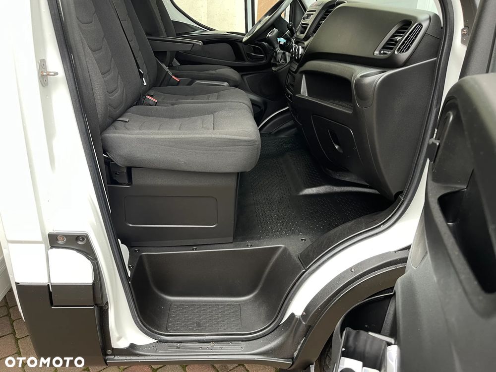 Iveco Daily Izoterma Winda - 31