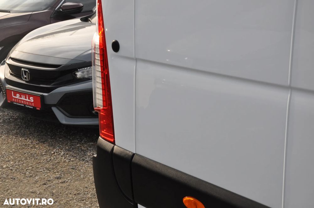 Renault Master L4H2 Van - 25