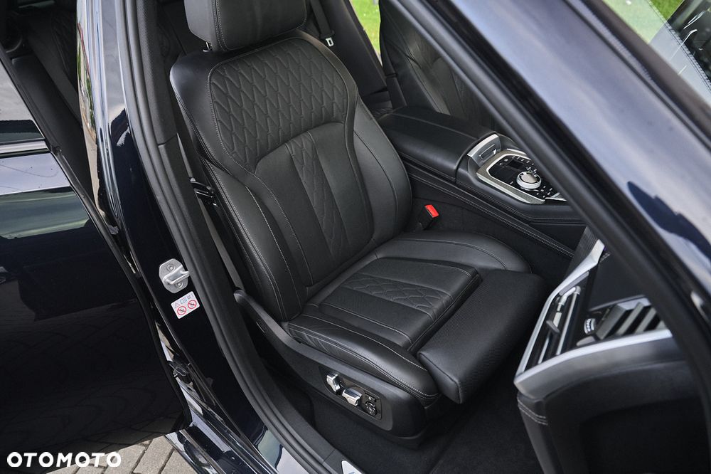 BMW X6M - 28