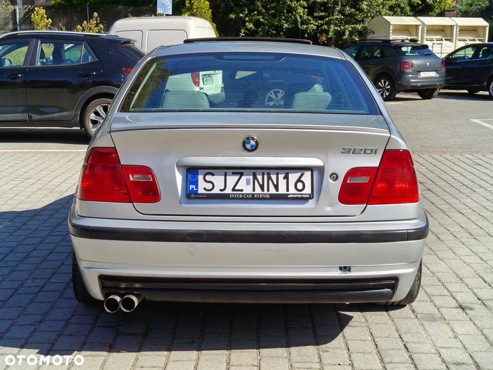 BMW Seria 3 320i - 10